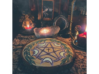 Handmålad Altarplatta - häxkonst, häxa, wicca, pagan, witch, pentagram, måne