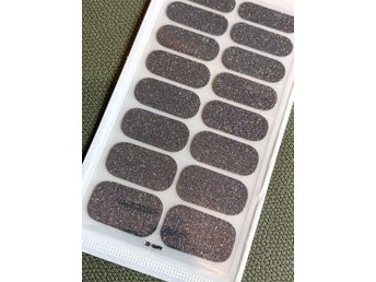 Nail strips, nagellack stickers, nagelfolie, svart glitter nail art beauty trend