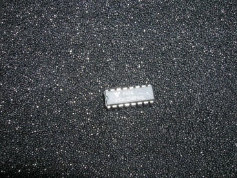 V53C256P80L High Performance / Low Power 256k x 1-Bit DIP-16