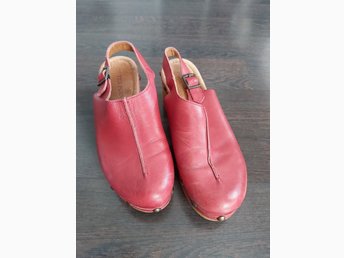 ten points clogs