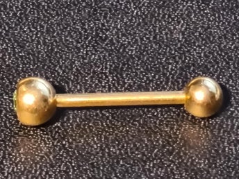 TUNG PIERCING NR 150 GULDFÄRGAD MED STEN