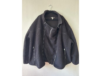 H&M Mama before and after - svart bärjacka i teddy, storlek XL