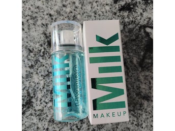 Milk Makeup Hydro Grip Set + Refresh Spray 50 ml NY