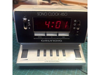 Grundig retro Sono Clock 450 väckarklocka