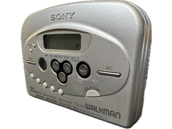 Vintage Sony Walkman WM-FX487 Cassette Tape Radio Player Retro med hörlurar