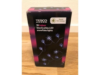 39 indoor blue & white LED snowflake lights