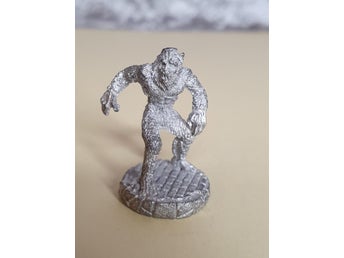 Dracula, wolf form. 25mm tennfigur tillverkad av Leading Edge Games 1992