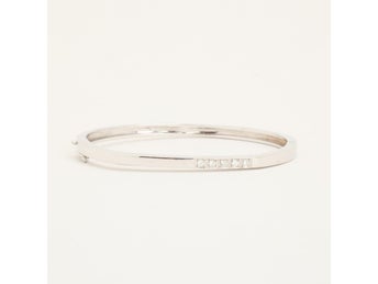 Armring med diamant (0.08 ct) i 14 karat, 5.7 cm