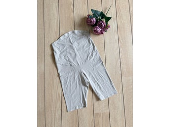 H&M Mama beige shorts, storlek S