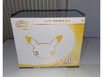 Pokémon Trading Card Game 30th Anniversary Elite Trainer Box