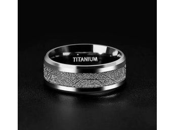 Helt Ny ring i Titan rostfritt stål graverad Titanium str. 19mm
