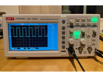 UNI-T Digitalt oscilloskop 25 MHz - nyskick