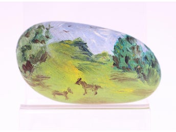 Hand painted vintage pebble from Great Britain circa 1950s-Weight 88. -FREEPOST