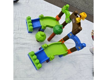 Mega bloks racerbana, 32 bitar