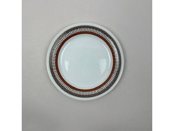Tallrik 19 cm Lansett, Gefle av Helmer Ringström.
