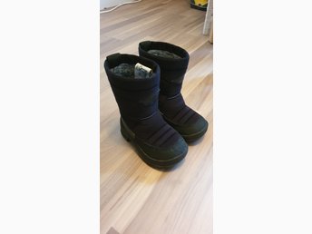 **KUOMA VINTERSTÖVEL** Vinterkänga stl 24 mycket fint skick **KUOMA VINTERSTÖVEL** Vinterkänga stl 24 mycket fint skick