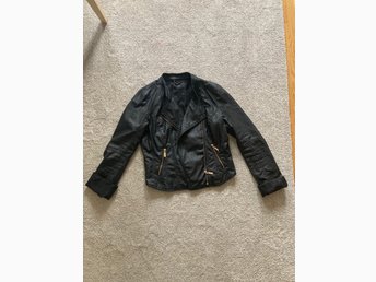 Kort skinnjacka stl 36/38 M (464199686) ᐈ Köp på Tradera