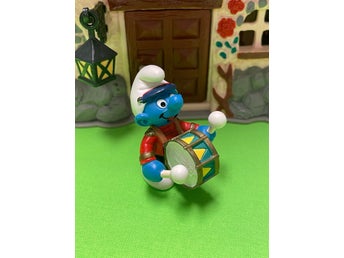 Orkestersmurf med stor trumma från år 2002…toppskick…