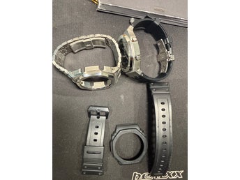 Casio G-Shock GA-B2100 med extra boett och armband