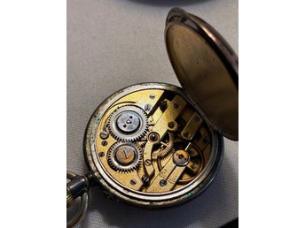 Antikt mekaniskt fickur i 0.800 silver – fungerar