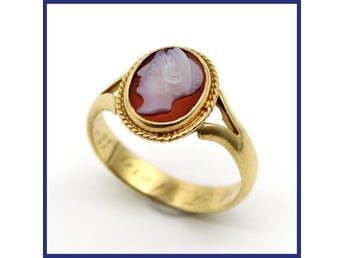 Ring, 18K guld, camè, antik (vikt 3,4g, stl 16,5mm)