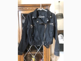 Chiquelle jeansjacka, oanvänd (415463175) ᐈ Köp på Tradera Chiquelle jeansjacka, oanvänd (415463175) ᐈ Köp på Tradera