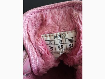 Rosa fodrad vinterkänga strl 24 Rosa fodrad vinterkänga strl 24