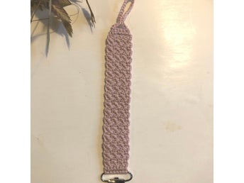 Napphållare nappband napp med ring virkad ögla baby barn rosa