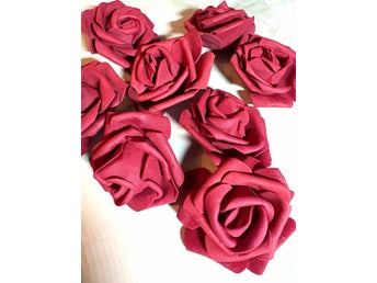 Konstgjorda blommor - 6 vackra & verklighetstrogna röda rosor i foam/skumgummi