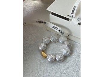 Romersk Semester Armband – 18K Guldpläterat · Spiralpärlor · Vintage Spänne