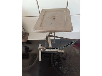 Vintage Letter Scale