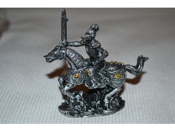 Riddare på Häst Figur #7 Medeltid Silver/Svart Puckator 7cm Ny