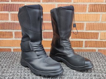 Diadora MC stövlar stl 40 Nära Nyskick Veratex Diadora MC stövlar stl 40 Nära Nyskick Veratex