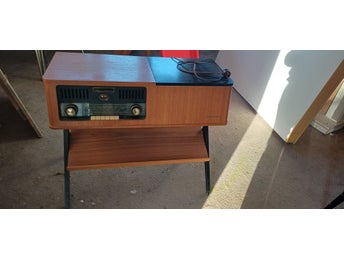 Vintage Radio med Skivspelare