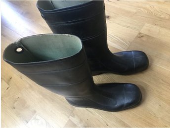 Arbetsstövlar, Säkerhetsstövlar stl 44 45, med stålhätta Arbetsstövlar, Säkerhetsstövlar stl 44 45, med stålhätta