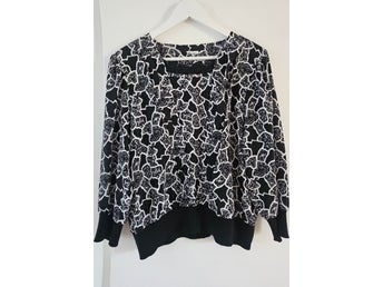 Vintage mönstrad blus 90-tal / Y2K – Oversized med 3/4-ärm,stl.M till XL