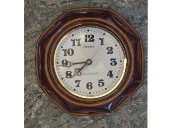 Vintage väggklocka i keramik – Kienzle Chronoquartz
