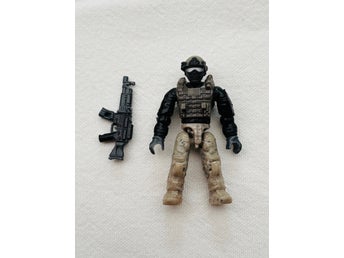 Mega Construx Call of Duty Mercenary med vapen