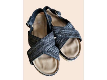 SNYGGA ELLOS SLINGBACK SANDALER FLÄTADE REMMAR SVART DAM STL 41