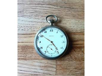 Zenith Fickur Stålboett Tillv År 1945-46. 52mm Ø Kanonskick, Fungerar Perfekt!