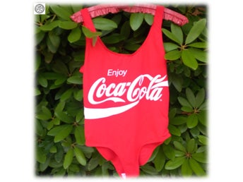Fin sportig Hipster Coca-Cola baddräkt Large etikett Ocean Club s 42-44 märkt C