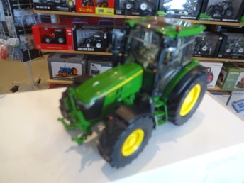 Schuco John Deere 5100