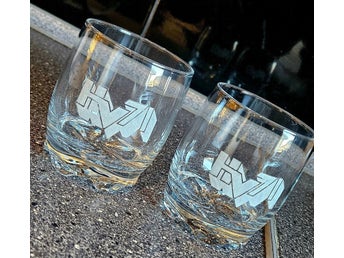 Whiskyglas med HV71 gravyr