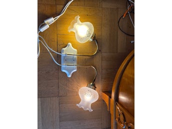 Vägglampa göas och två arm retro