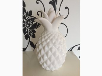 Helt ny vit porslin ananas inspo inredning prydnad retro trend ...