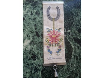 Vacker Liten vintage handbroderad klocksträng