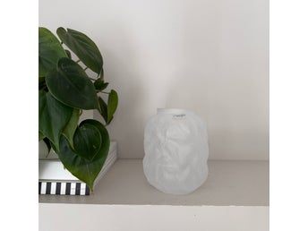 Vintage Lindshammar vas – frostat glas – svensk design