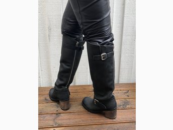 Skinnstövlar höga st.41 Skinnstövlar höga st.41