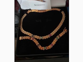 lotta djossou pärlhalsband med väska lotta djossou pärlhalsband med väska