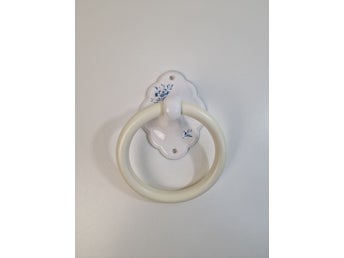 Sarah Miller - Towel Ring